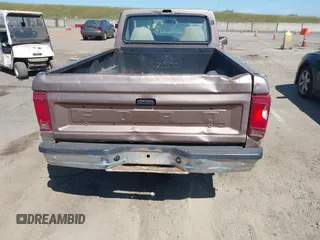 1992 Ford Ranger XLT with VIN 1FTCR10X4NPA94811, listed as a IAAI auction lot 42047550 with 37,763 mi miles. Bid and sale history available at carsss.com. Image 13.