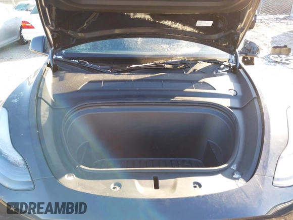 2024 Tesla Model Y Long Range with VIN 7SAYGAEE5RF201368, listed as a IAAI auction lot 41248963 with Not Provided miles and . Bid and sale history available at DreamBid. Image 10.