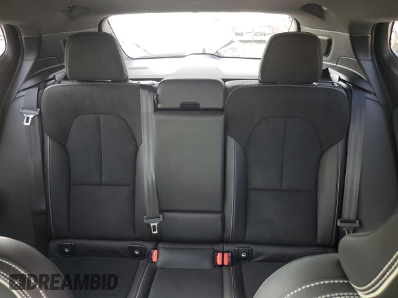 2021 Volvo XC40 R-Design with VIN YV4162UM9M2401811, listed as a Copart auction lot 59177733 with 11,993 mi miles and . Bid and sale history available at carsss.com. Image 10.