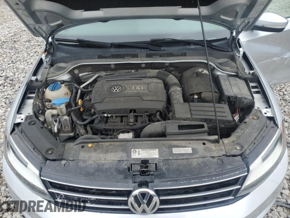 2015 Volkswagen Jetta SE z VIN 3VWD07AJ0FM252092, wystawiony jako Copart lot #56682945 z przebiegiem 104 325 mil mil oraz Czysty tytuł • Clean title. Historia ofert i sprzedaży dostępna na DreamBid. Obrazek 11.