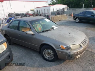 1998 Toyota Camry LE z VIN 4T1BG22KXWU203568, wystawiony jako IAAI lot #42423827 z przebiegiem Nie podano mil oraz . Historia ofert i sprzedaży dostępna na DreamBid. Obrazek 1.