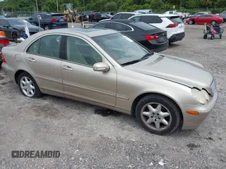 2003 Mercedes-Benz C 240 z VIN WDBRF61J43E013131, wystawiony jako IAAI lot #42036541 z przebiegiem Nie podano mil oraz . Historia ofert i sprzedaży dostępna na DreamBid. Obrazek 1.