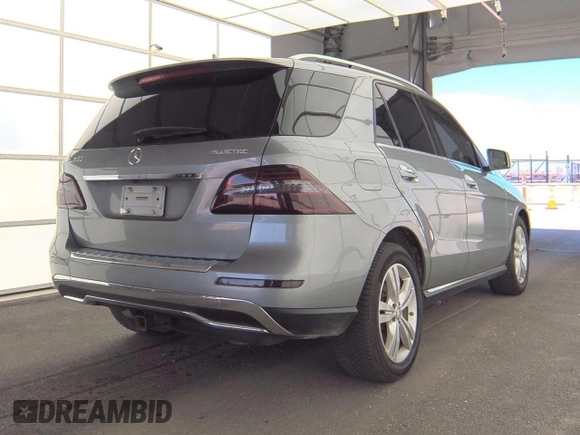 2012 Mercedes-Benz M 350 with VIN 4JGDA2EB7CA057083, listed as a Copart auction lot 56257605 with 184,579 mi miles and Clean Title. Bid and sale history available at DreamBid. Image 4.