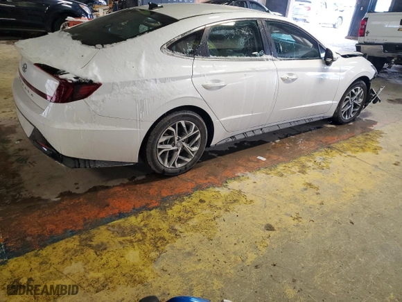 2023 Hyundai Sonata SEL with VIN KMHL64JA1PA335262, listed as a Copart auction lot 45699895 with 3,800 mi miles and Salvage Title. Bid and sale history available at carsss.com. Image 3.