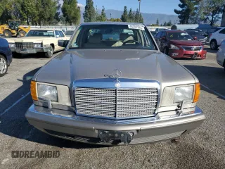 1989 Mercedes-Benz 300 with VIN WDBCA24DXKA468784, listed as a Copart auction lot 46307885 with 233,061 mi miles and Salvage Title. Bid and sale history available at DreamBid. Image 5.