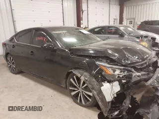2019 Nissan Altima SR with VIN 1N4BL4CV4KC124052, listed as a IAAI auction lot 41684752 with 102,450 mi miles and . Bid and sale history available at carsss.com. Image 1.