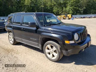2014 Jeep Patriot Sport with VIN 1C4NJPBA7ED585483, listed as a Copart auction lot 68927324 with 204,218 mi miles and Salvage title. Bid and sale history available at DreamBid. Image 4.