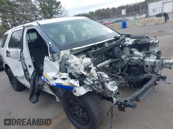 2014 Ford Police Interceptor Utility z VIN 1FM5K8AR1EGC50062, wystawiony jako IAAI lot #42081594 z przebiegiem 97 045 mil mil oraz . Historia ofert i sprzedaży dostępna na DreamBid. Obrazek 6.