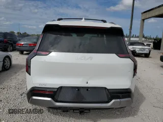2024 Kia EV9 Land with VIN KNDADFS50R6034423, listed as a Copart auction lot 45447905 with 7,061 mi miles and Salvage Title. Bid and sale history available at carsss.com. Image 6.