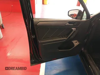 2024 Volkswagen Tiguan SE z VIN 3VV3B7AX4RM076330, wystawiony jako IAAI lot #42752482 z przebiegiem 25 282 mil mil oraz . Historia ofert i sprzedaży dostępna na DreamBid. Obrazek 35.