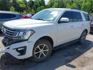 2019 Ford Expedition XLT z VIN 1FMJU1HT1KEA85882, wystawiony jako IAAI lot #42127179 z przebiegiem 110 173 mil mil oraz . Historia ofert i sprzedaży dostępna na DreamBid. Obrazek 2.