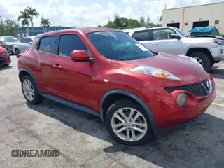 2013 Nissan Juke SV with VIN JN8AF5MR2DT215400, listed as a IAAI auction lot 42184321 with Not Provided miles. Bid and sale history available at carsss.com. Image 1.