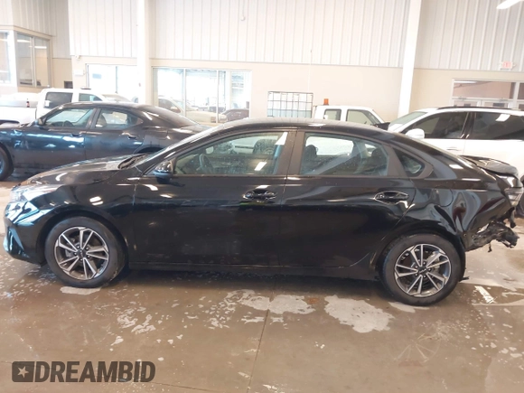 2022 Kia Forte LXS with VIN 3KPF24AD5NE484890, listed as a IAAI auction lot 41006516 with 39,213 mi miles and . Bid and sale history available at DreamBid. Image 14.