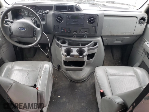 2013 Ford Econoline Cargo Commercial z VIN 1FTNS1EW5DDA34193, wystawiony jako Copart lot #61044115 z przebiegiem 271 145 mil mil oraz Czysty tytuł • Clean title. Historia ofert i sprzedaży dostępna na DreamBid. Obrazek 8.