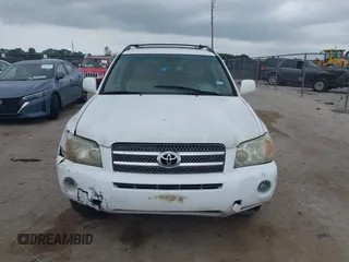 2007 Toyota Highlander w/3rd Row z VIN JTEDW21A570017255, wystawiony jako IAAI lot #42265923 z przebiegiem 245 805 mil mil oraz . Historia ofert i sprzedaży dostępna na DreamBid. Obrazek 13.