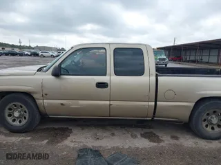 2005 Chevrolet Silverado 1500 Work Truck with VIN 1GCEC19X35Z172769, listed as a IAAI auction lot 41700065 with 304,723 mi miles. Bid and sale history available at carsss.com. Image 14.