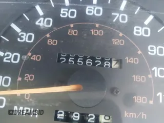 1990 Toyota Pickup SR5 z VIN JT4VN13G7L5019822, wystawiony jako IAAI lot #42194555 z przebiegiem 255 628 mil mil oraz . Historia ofert i sprzedaży dostępna na DreamBid. Obrazek 16.