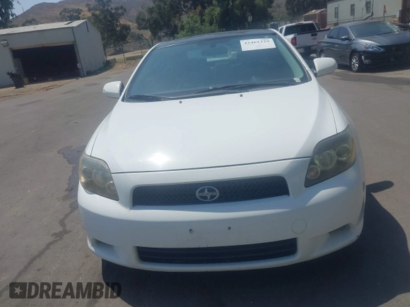2010 Scion tC z VIN JTKDE3B70A0321271, wystawiony jako IAAI lot #42461229 z przebiegiem 181 319 mil mil oraz . Historia ofert i sprzedaży dostępna na DreamBid. Obrazek 13.