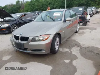 2008 BMW 3 Series 328xi z VIN WBAVC93538K041700, wystawiony jako IAAI lot #42418358 z przebiegiem Nie podano mil oraz . Historia ofert i sprzedaży dostępna na DreamBid. Obrazek 2.