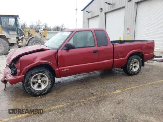 1999 Chevrolet S-10 LS with VIN 1GCCS19X8XK194305, listed as a Copart auction lot 44402555 with 225,946 mi miles and Salvage Title. Bid and sale history available at carsss.com. Image 1.