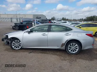 2013 Lexus ES 300h Hybrid with VIN JTHBW1GG5D2037179, listed as a IAAI auction lot 41775233 with 136,274 mi miles. Bid and sale history available at carsss.com. Image 15.