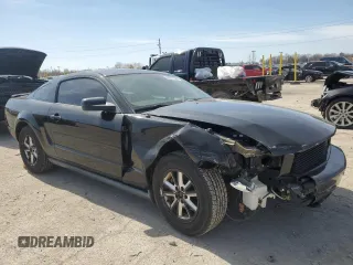 2008 Ford Mustang Deluxe with VIN 1ZVHT80N385191008, listed as a Copart auction lot 49577255 with 221,173 mi miles and Clean Title. Bid and sale history available at carsss.com. Image 4.