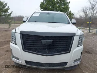 2017 Cadillac Escalade Platinum z VIN 1GYS4DKJ3HR232135, wystawiony jako IAAI lot #42107632 z przebiegiem 107 833 mil mil oraz . Historia ofert i sprzedaży dostępna na DreamBid. Obrazek 12.