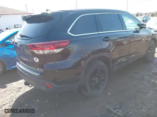 2019 Toyota Highlander SE with VIN 5TDJZRFHXKS606028, listed as a IAAI auction lot 41747582 with 38,689 mi miles. Bid and sale history available at carsss.com. Image 4.