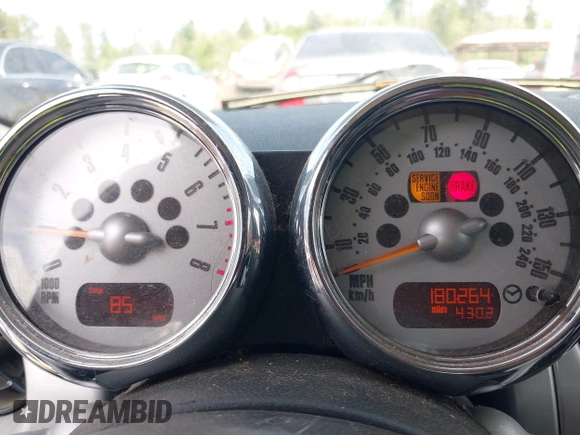 2005 MINI Hardtop with VIN WMWRC334X5TC59101, listed as a IAAI auction lot 42467671 with 180,264 mi miles and . Bid and sale history available at DreamBid. Image 7.