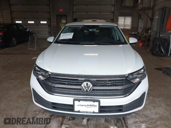 2024 Volkswagen Jetta S with VIN 3VW5M7BU9RM071109, listed as a IAAI auction lot 41517014 with 4,523 mi miles and . Bid and sale history available at DreamBid. Image 12.