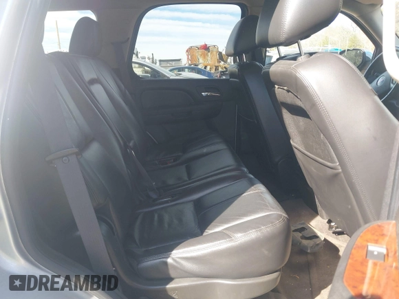 2011 GMC Yukon SLT with VIN 1GKS2CE01BR186874, listed as a IAAI auction lot 41762705 with 249,283 mi miles. Bid and sale history available at carsss.com. Image 8.