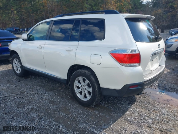 2013 Toyota Highlander with VIN 5TDZK3EH6DS127887, listed as a IAAI auction lot 40918744 with 200,755 mi miles. Bid and sale history available at carsss.com. Image 3.