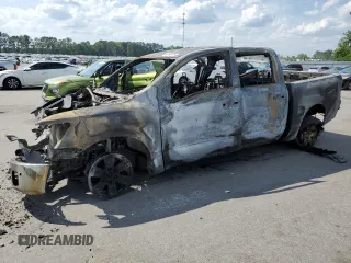 2018 Nissan Titan SV z VIN 1N6AA1E56JN548811, wystawiony jako Copart lot #55392085 z przebiegiem Nie podano mil oraz Szkoda całkowita • Salvage title. Historia ofert i sprzedaży dostępna na DreamBid. Obrazek 1.