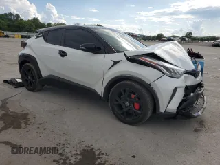 2022 Toyota C-HR XLE z VIN JTNKHMBXXN1131677, wystawiony jako Copart lot #57052965 z przebiegiem 77 600 mil mil oraz Szkody całkowita. Historia ofert i sprzedaży dostępna na DreamBid. Obrazek 4.