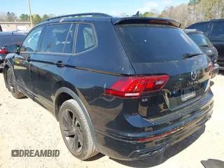 2023 Volkswagen Tiguan SE R-Line Black с VIN 3VVCB7AX3PM114417, выставлен на аукционе IAAI как лот 41864139 с пробегом 32 096 миль миль и . История ставок и продаж доступна на DreamBid. Изображение 3.