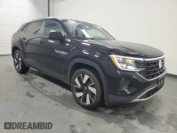 2024 Volkswagen Atlas SE with VIN 1V2HE2CA2RC231772, listed as a Copart auction lot 58084705 with 61,694 mi miles and Clean title. Bid and sale history available at DreamBid. Image 4.