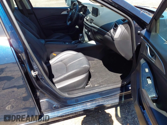 2018 Mazda 3 Touring with VIN 3MZBN1V36JM256934, listed as a IAAI auction lot 41828741 with 58,849 mi miles. Bid and sale history available at carsss.com. Image 5.