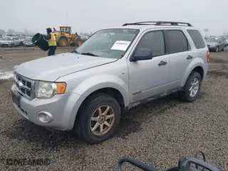 2008 Ford Escape XLT with VIN 1FMCU93108KB75838, listed as a IAAI auction lot 41040911 with 205,049 mi miles. Bid and sale history available at carsss.com. Image 2.