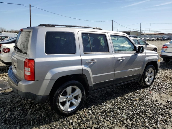 2016 Jeep Patriot Latitude with VIN 1C4NJPFB5GD519150, listed as a Copart auction lot 49536115 with 55,886 mi miles and Salvage title. Bid and sale history available at DreamBid. Image 3.