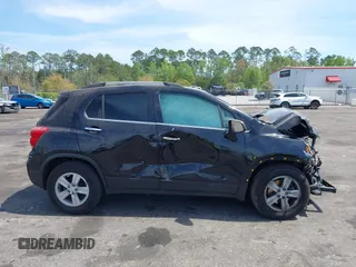 2020 Chevrolet Trax LT with VIN KL7CJLSB0LB007708, listed as a IAAI auction lot 41894103 with 101,277 mi miles. Bid and sale history available at carsss.com. Image 12.