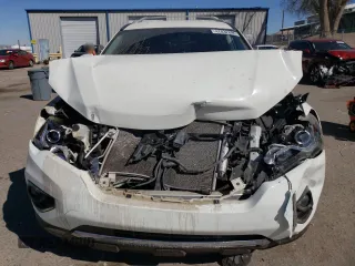 2017 Nissan Pathfinder SV z VIN 5N1DR2MN6HC647355, wystawiony jako Copart lot #47832895 z przebiegiem Nie podano mil oraz Szkody całkowita. Historia ofert i sprzedaży dostępna na DreamBid. Obrazek 5.