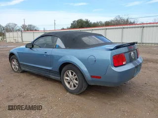2006 Ford Mustang Standard with VIN 1ZVFT84NX65105899, listed as a IAAI auction lot 41447690 with 168,239 mi miles and . Bid and sale history available at carsss.com. Image 3.