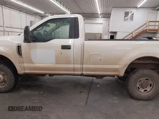 2017 Ford Super Duty F-250 SRW XLT with VIN 1FTBF2B60HED72098, listed as a IAAI auction lot 40949415 with 87,139 mi miles. Bid and sale history available at carsss.com. Image 14.