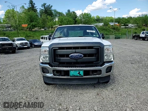 2015 Ford F-250 XLT z VIN 1FT7X2B67FEC38043, wystawiony jako Copart lot #57226765 z przebiegiem 196 064 mil mil oraz Szkody całkowita. Historia ofert i sprzedaży dostępna na DreamBid. Obrazek 14.