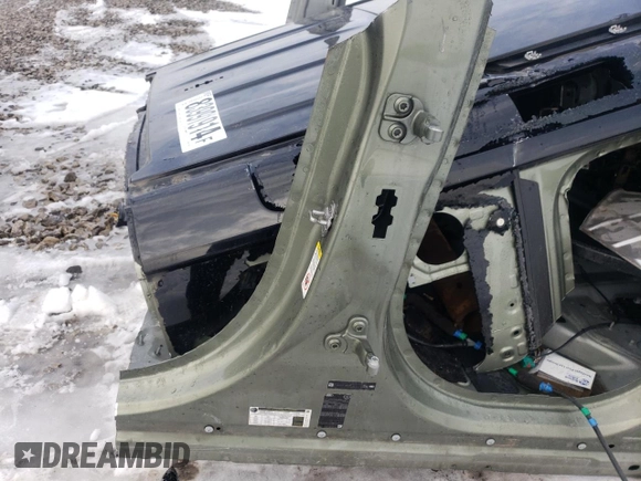 2020 Land Rover Defender HSE z VIN SALE9EEU4L2018152, wystawiony jako Copart lot #83991914 z przebiegiem Nie podano mil oraz Nie do naprawy • Non repairable. Historia ofert i sprzedaży dostępna na DreamBid. Obrazek 7.