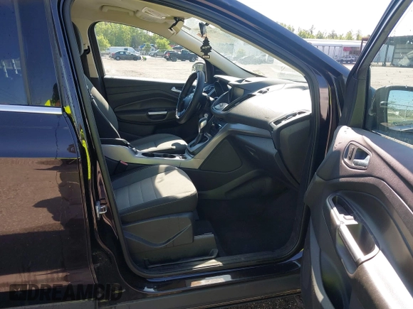 2013 Ford Escape SE with VIN 1FMCU0GX3DUA85432, listed as a IAAI auction lot 42018437 with Not Provided miles and . Bid and sale history available at DreamBid. Image 5.