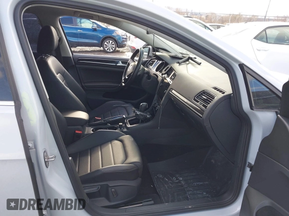 2018 Volkswagen Golf SportWagen SEL with VIN 3VWL17AU5JM765866, listed as a IAAI auction lot 41428966 with 115,378 mi miles. Bid and sale history available at carsss.com. Image 5.