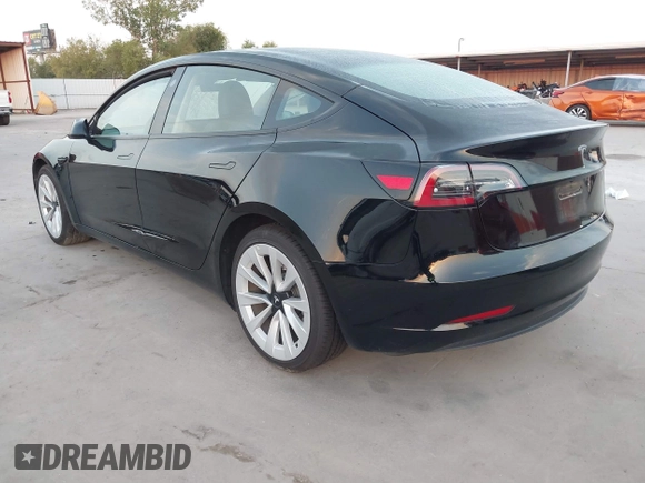2023 Tesla Model 3 z VIN 5YJ3E1EA4PF552103, wystawiony jako IAAI lot #40782218 z przebiegiem 20 997 mil mil oraz . Historia ofert i sprzedaży dostępna na DreamBid. Obrazek 3.