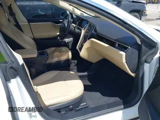 2013 Tesla Model S с VIN 5YJSA1AC8DFP10260, выставлен на аукционе IAAI как лот 42545156 с пробегом 121 329 миль миль и . История ставок и продаж доступна на DreamBid. Изображение 5.