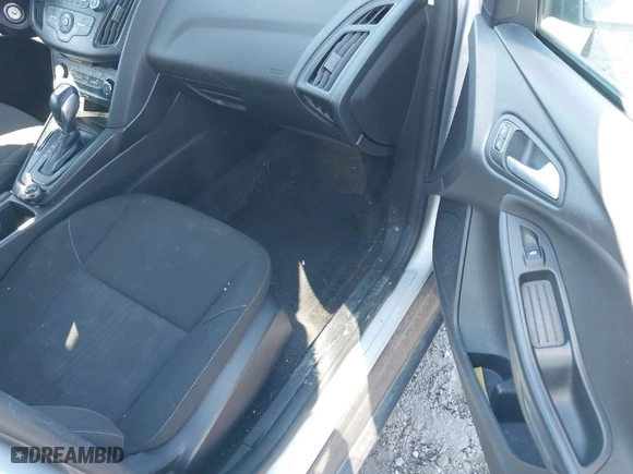 2015 Ford Focus SE with VIN 1FADP3K22FL202879, listed as a IAAI auction lot 41724039 with 169,240 mi miles. Bid and sale history available at carsss.com. Image 5.